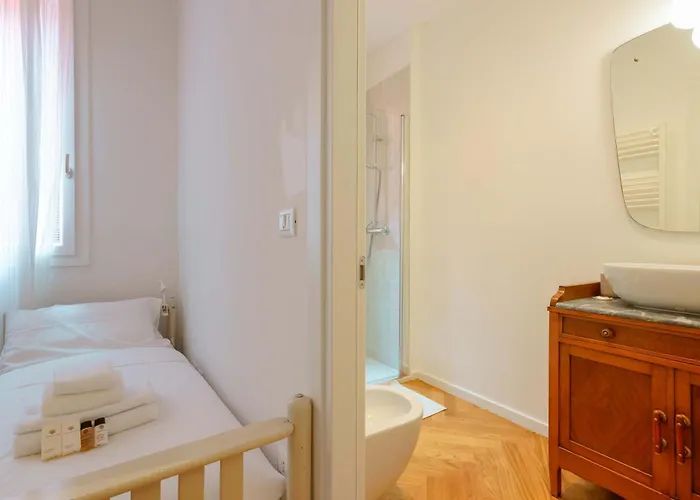 Casa Bradamanti * بولونيا